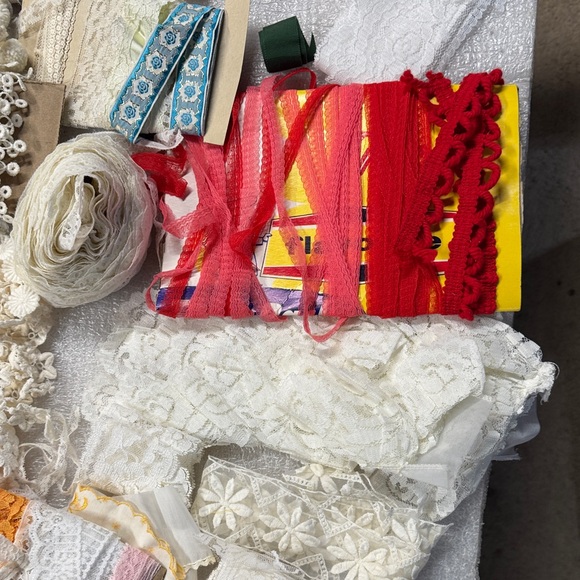 Assorted Lace Bundle - Picture 4 of 9